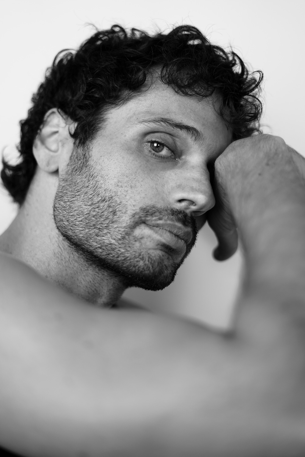 book fotos actor alosian blanco y negro luz natural